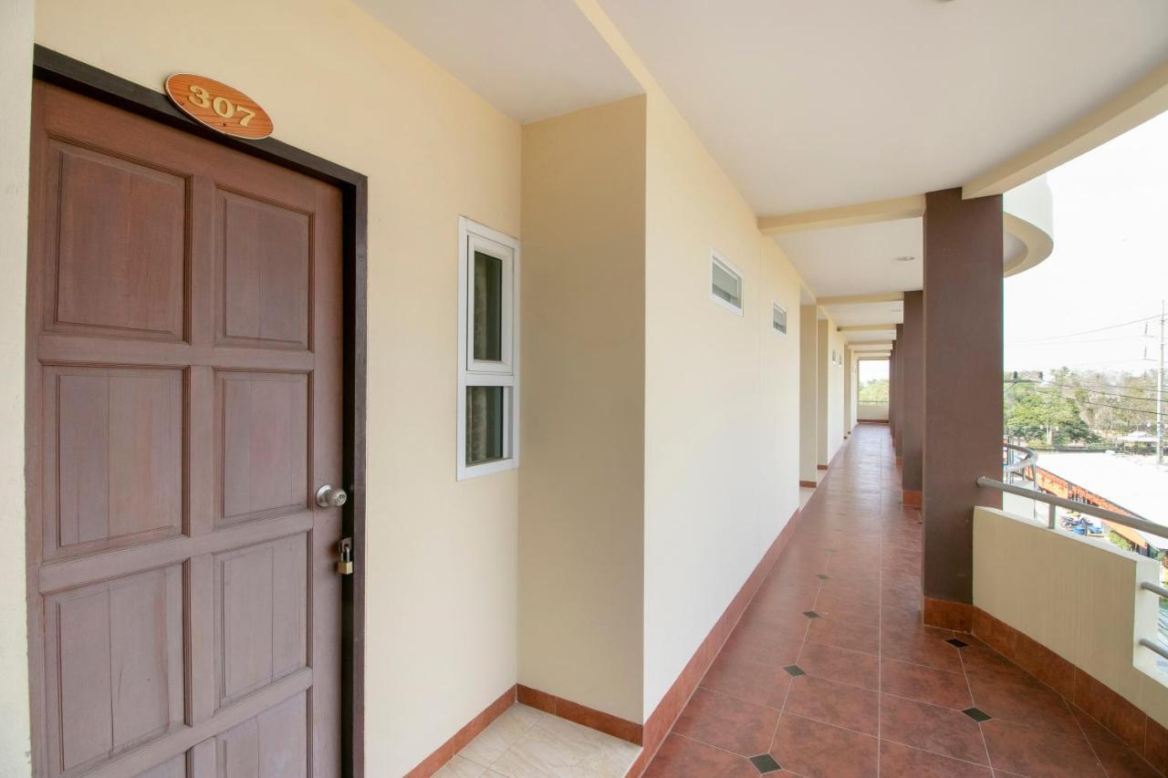 Oyo 75387 4 Men Court Hotel Nong Prue Exterior photo