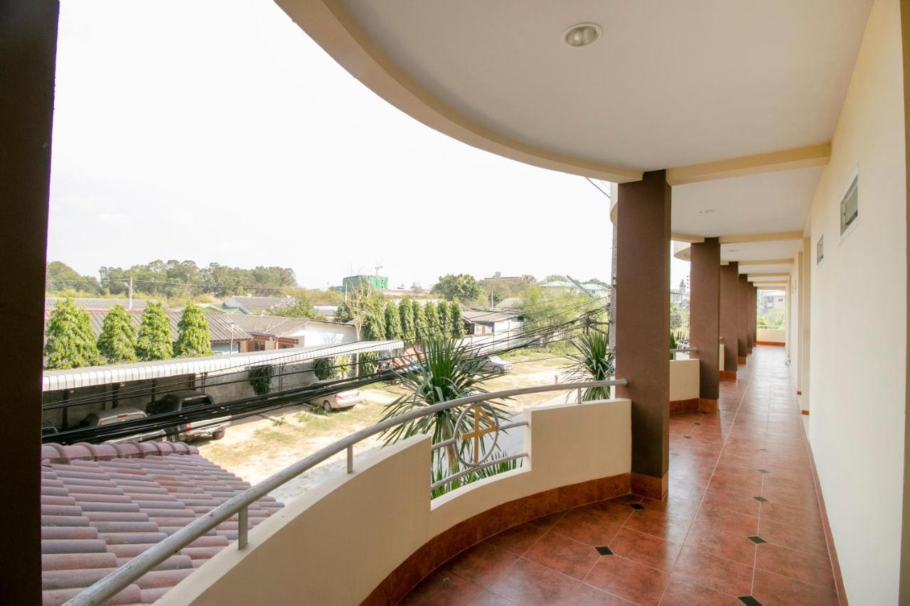 Oyo 75387 4 Men Court Hotel Nong Prue Exterior photo